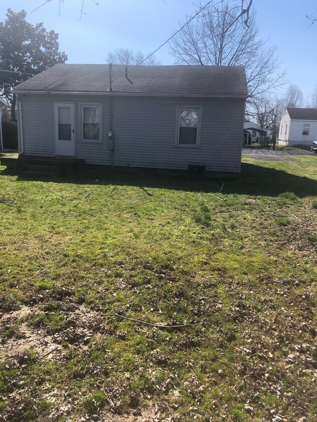 8 A Ln, Herrin, IL 62948 House Rental in Herrin, IL