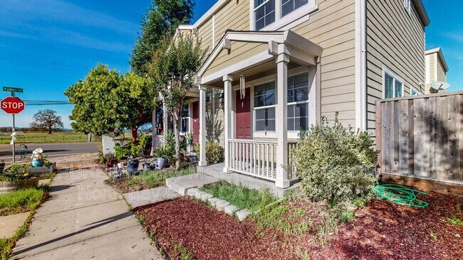 Building Photo - 2638 N Village Dr