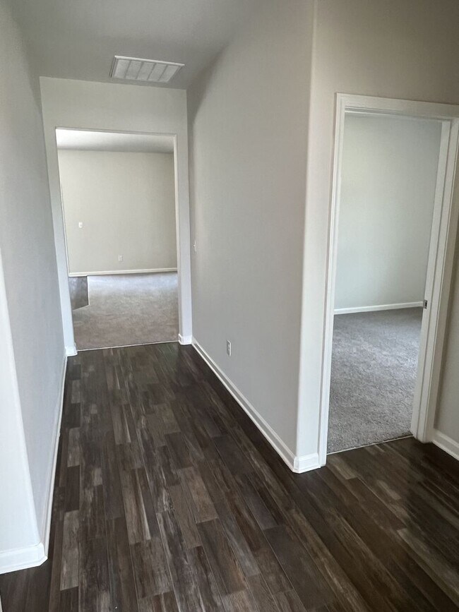 Foto del edificio - Newer 3 Bed Ranch home in East Charlotte