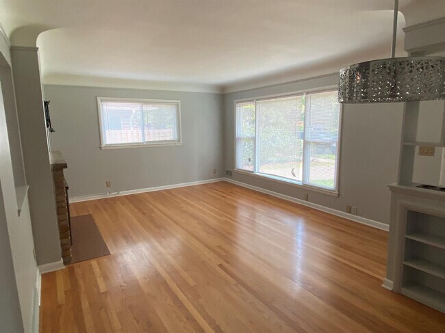 Foto del edificio - 1510 Woodland Dr