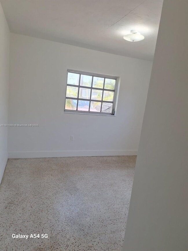 Foto del edificio - 1520 NW 111th St