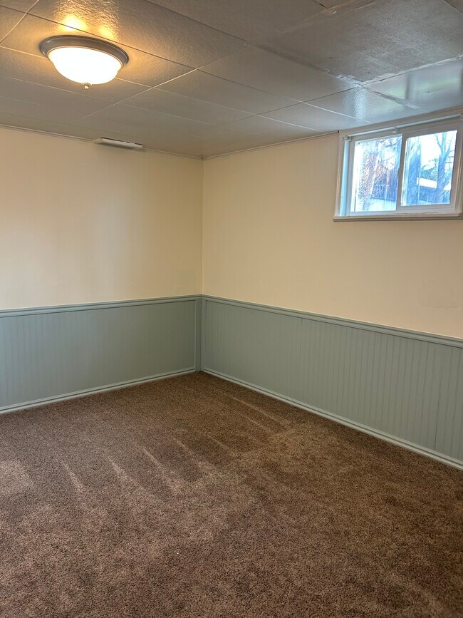 Dormitorio #1 - 1130 E Garfield Ave