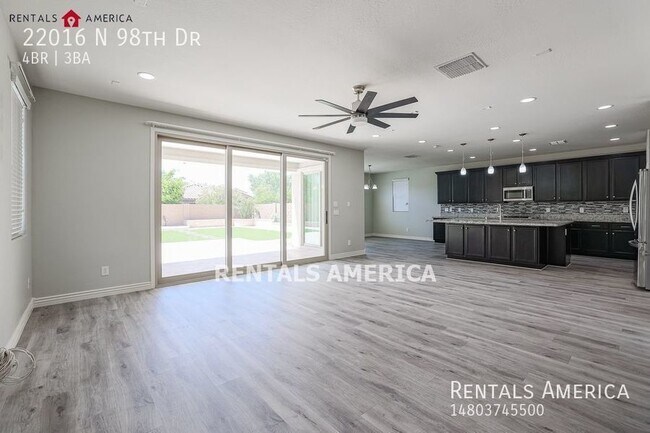 Building Photo - MI Special! Stunning 4BD 3BA home with Lof...