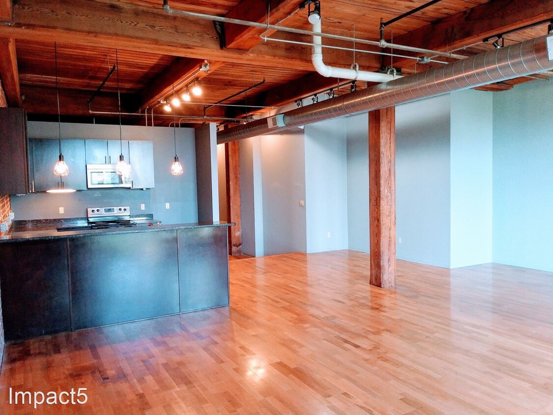 Primary Photo - 1308 Washington Ave