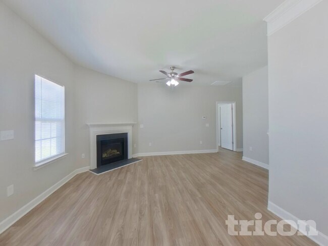 Foto del edificio - 8326 Knapp Ct