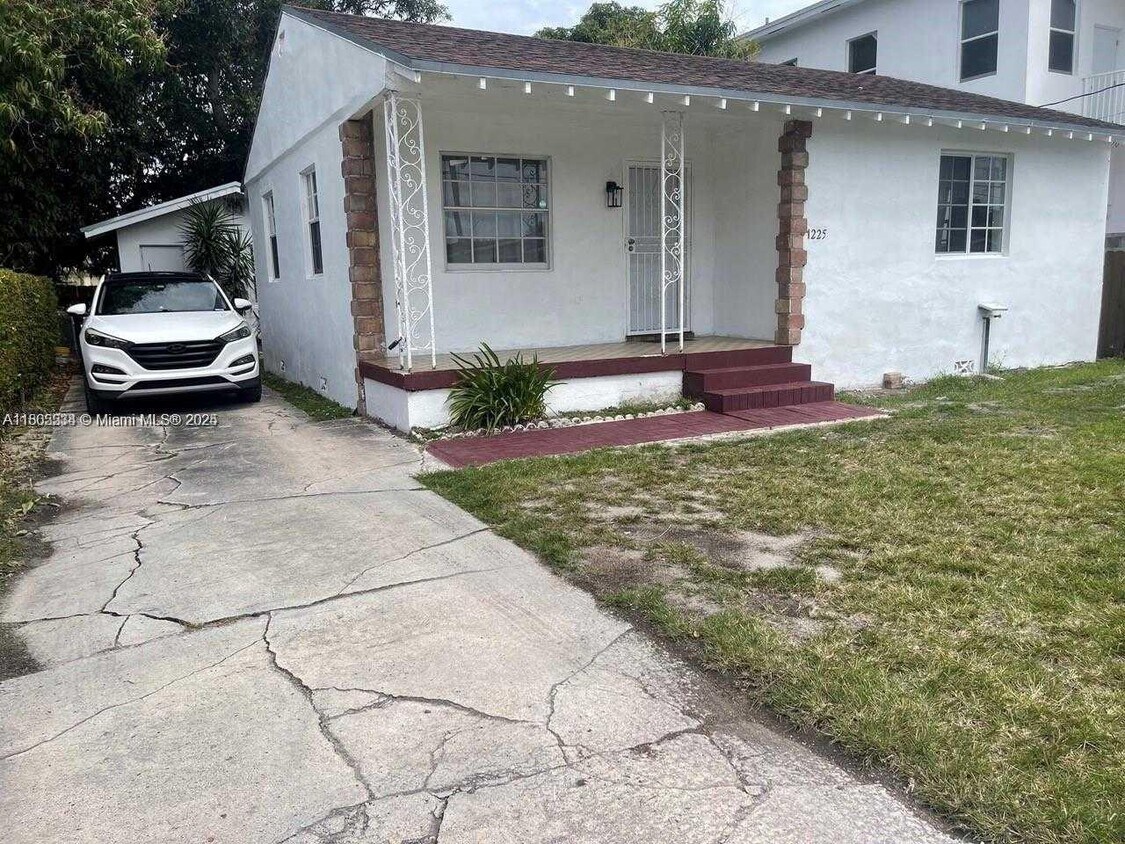 Primary Photo - 1225 NW 45th St