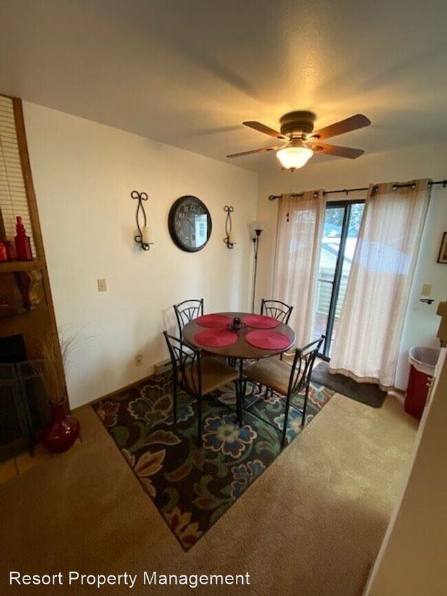 8206 N Ridgewood Dr Unit 3, Hayden, ID 83835 Room for Rent in Hayden