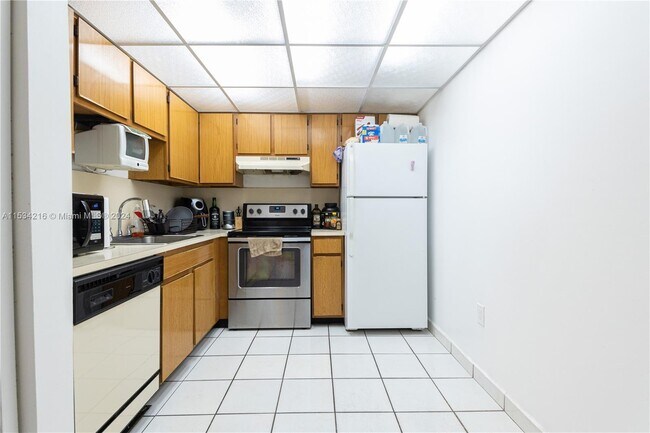 Building Photo - 2055 SW 122nd Ave
