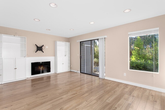 Building Photo - 10024 NE 120th St