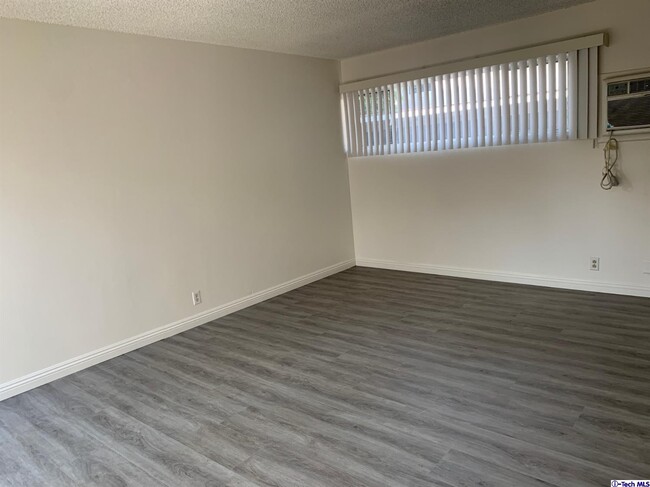 Building Photo - 555 S Los Robles Ave
