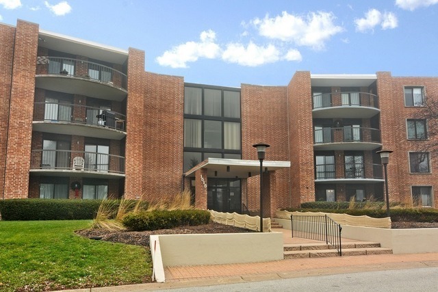 Primary Photo - 1515 E Central Rd