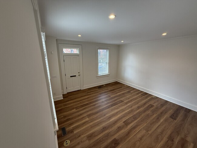 Foto del edificio - 678 Mohawk St