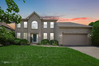 Building Photo - 3569 Charlemaine Dr