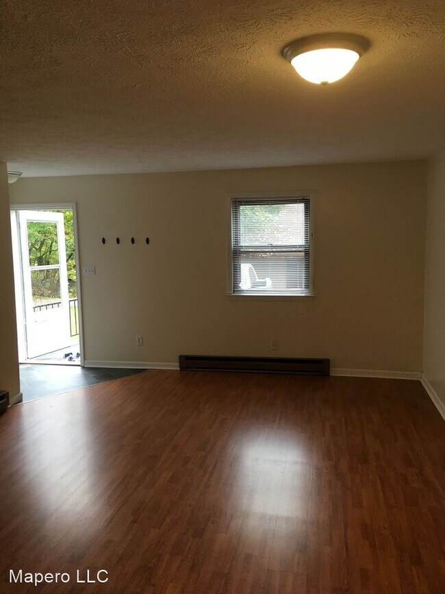 Building Photo - 2 br, 1.5 bath House - 1693 Van Voorhis Road