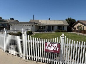 Building Photo - 473 W Deodar Ln