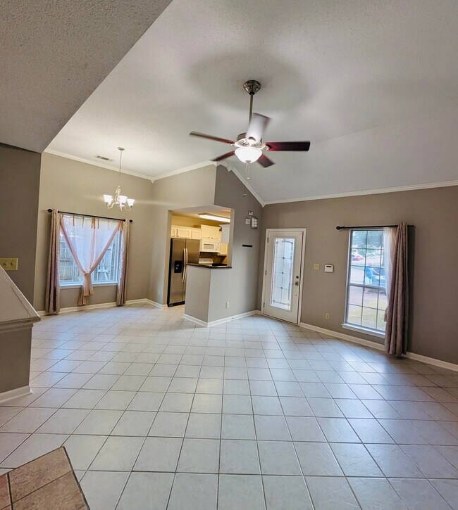 Building Photo - 1470 Estacada Way
