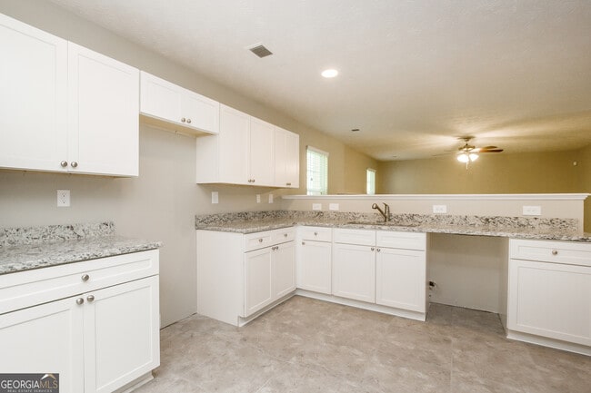 Foto del edificio - 7287 Walton Hl