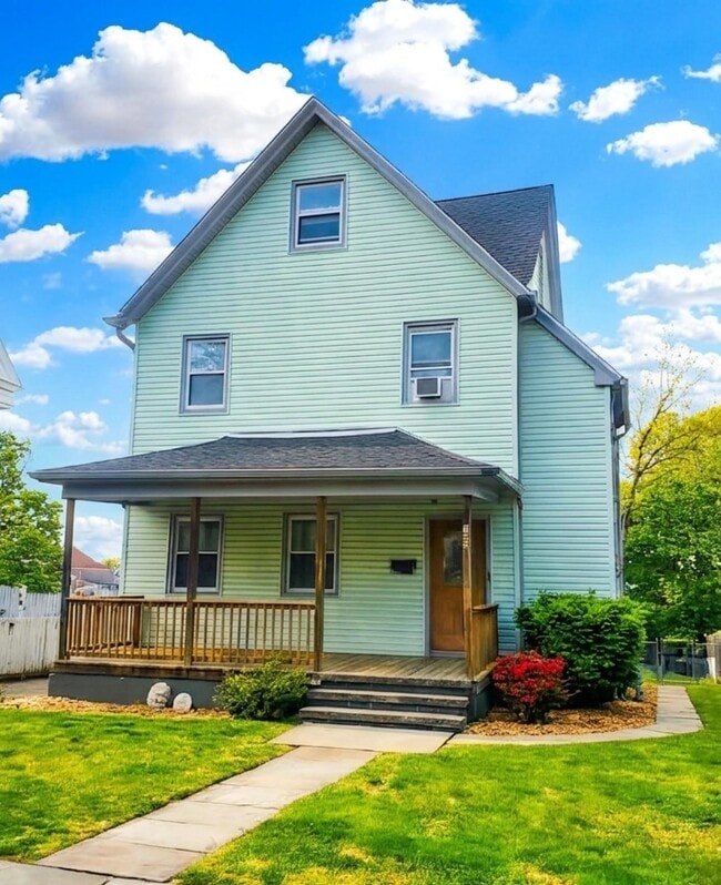 Building Photo - 166 Carmita Ave