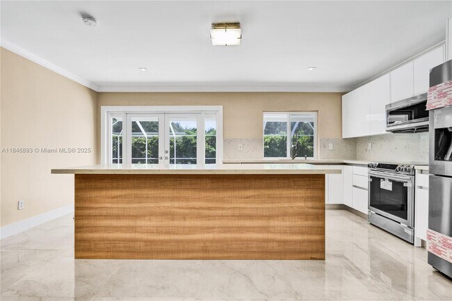 Foto del edificio - 7620 SW 164th St