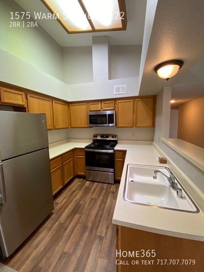 Building Photo - 1575 Warm Spring