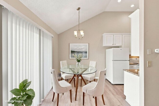 Foto del edificio - NEW 1720-1722-1724-1726 N Chapman Lane