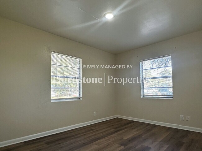 Foto del edificio - 5502 Plymouth St