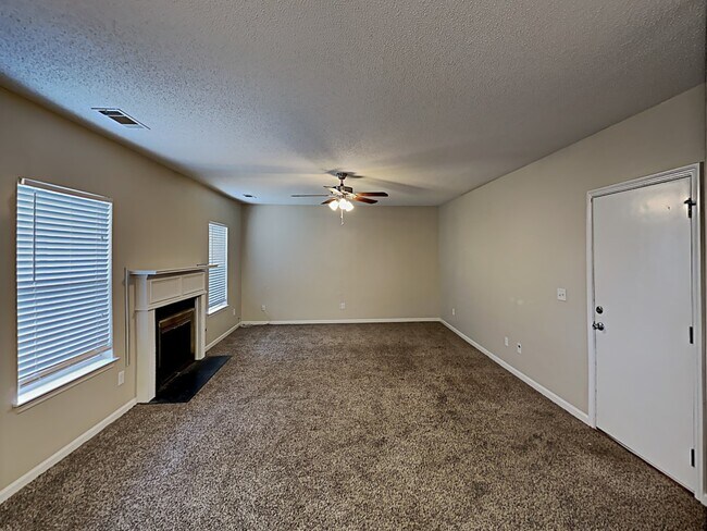 Building Photo - 132 Penny Lane