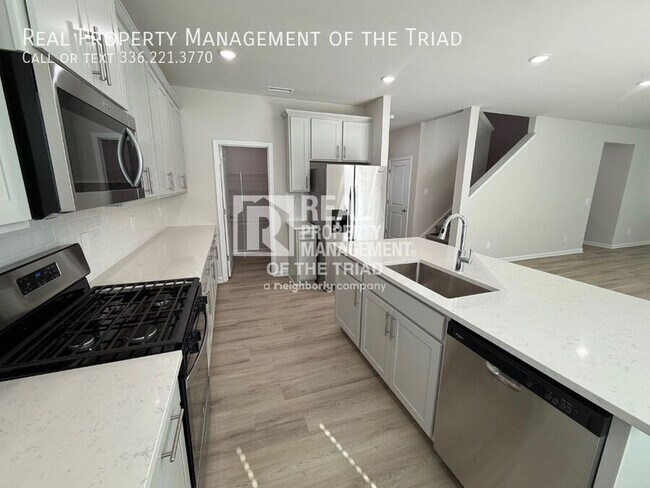 Foto del edificio - 2215 Cherry Crk Rd