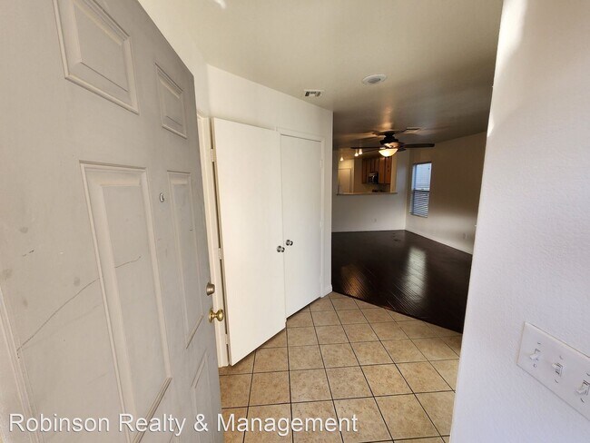 Foto del edificio - 3 br, 2.5 bath House - 677 Jewel Tower St.