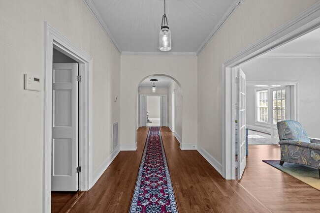 Building Photo - 110 N Church St