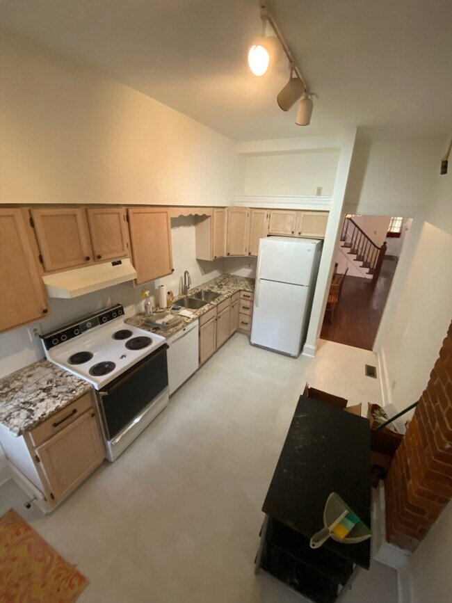 kitchen - 309 S Laurel St