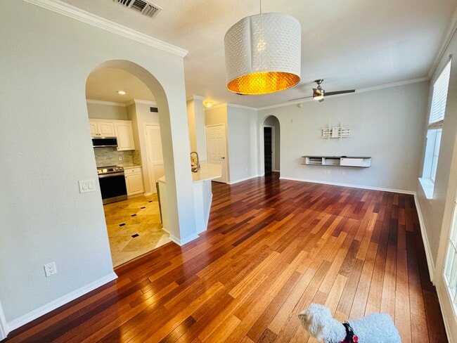 Foto del edificio - 860 N Orange Ave