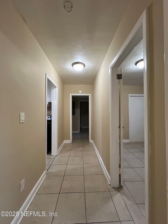 Foto del edificio - 3070 W 15th St