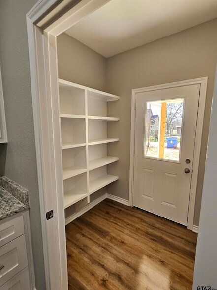 Building Photo - 100 Cook St