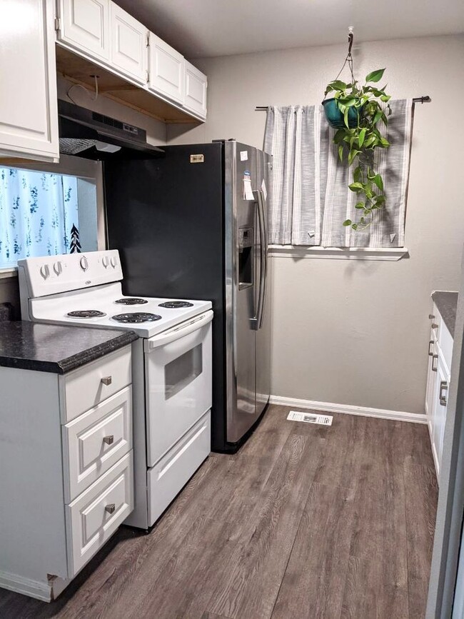 Foto del edificio - Move In Ready Home on Whitewood