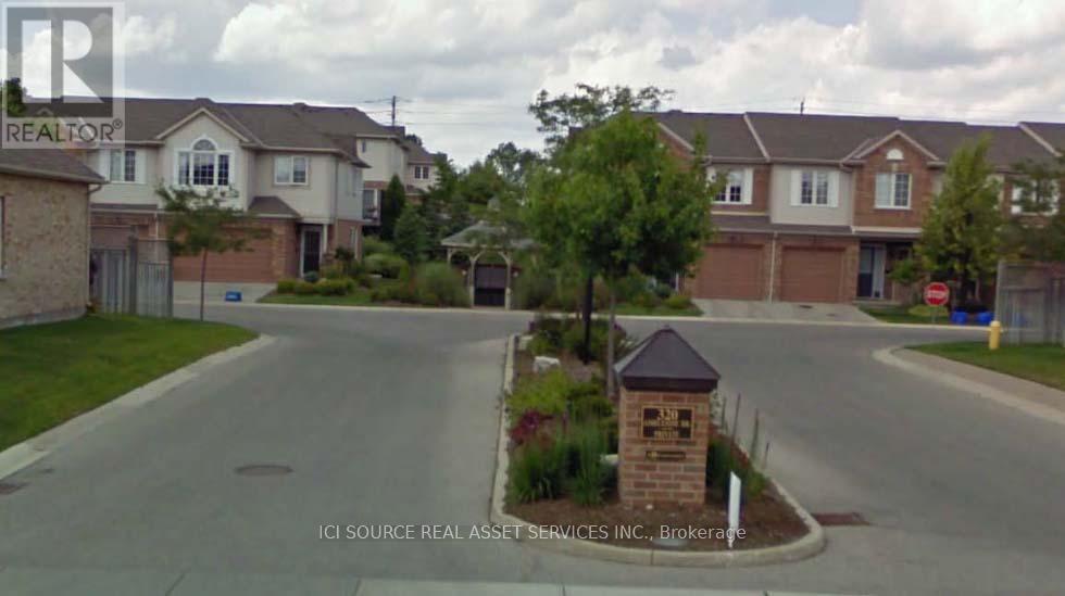 Photo principale - 320-320 Ambleside Dr