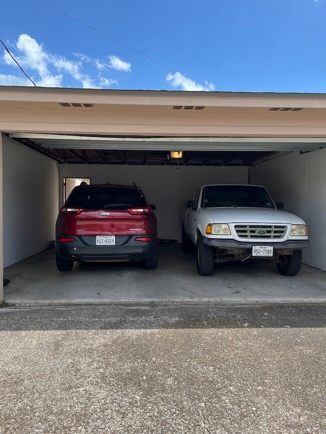 2 car garage - 1178 Green Meadow St