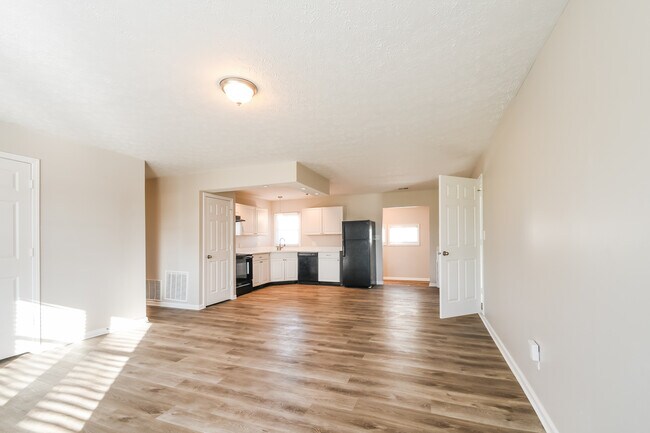 Foto del edificio - 6061 Middle Dr