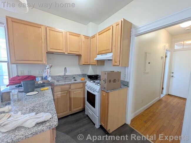 Building Photo - 392 Washington St