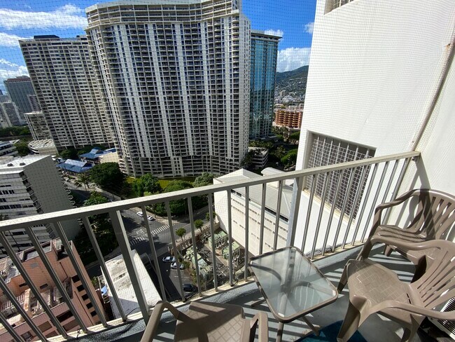 Terraza y vista - 1920 Ala Moana Blvd