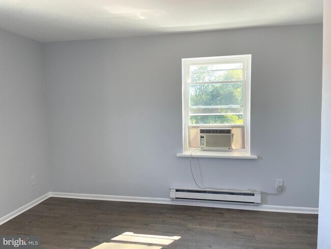 Foto del edificio - 5130 Pennell Rd