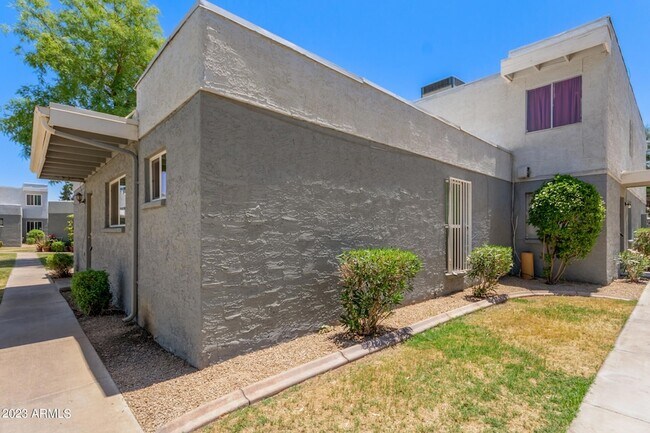 Foto del edificio - 2633 W Ocotillo Rd