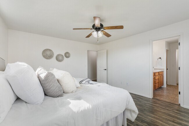 Building Photo - 6516 Dancing Star Way