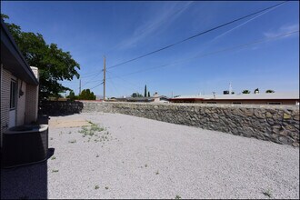 Building Photo - 10169 Dunbarton Dr
