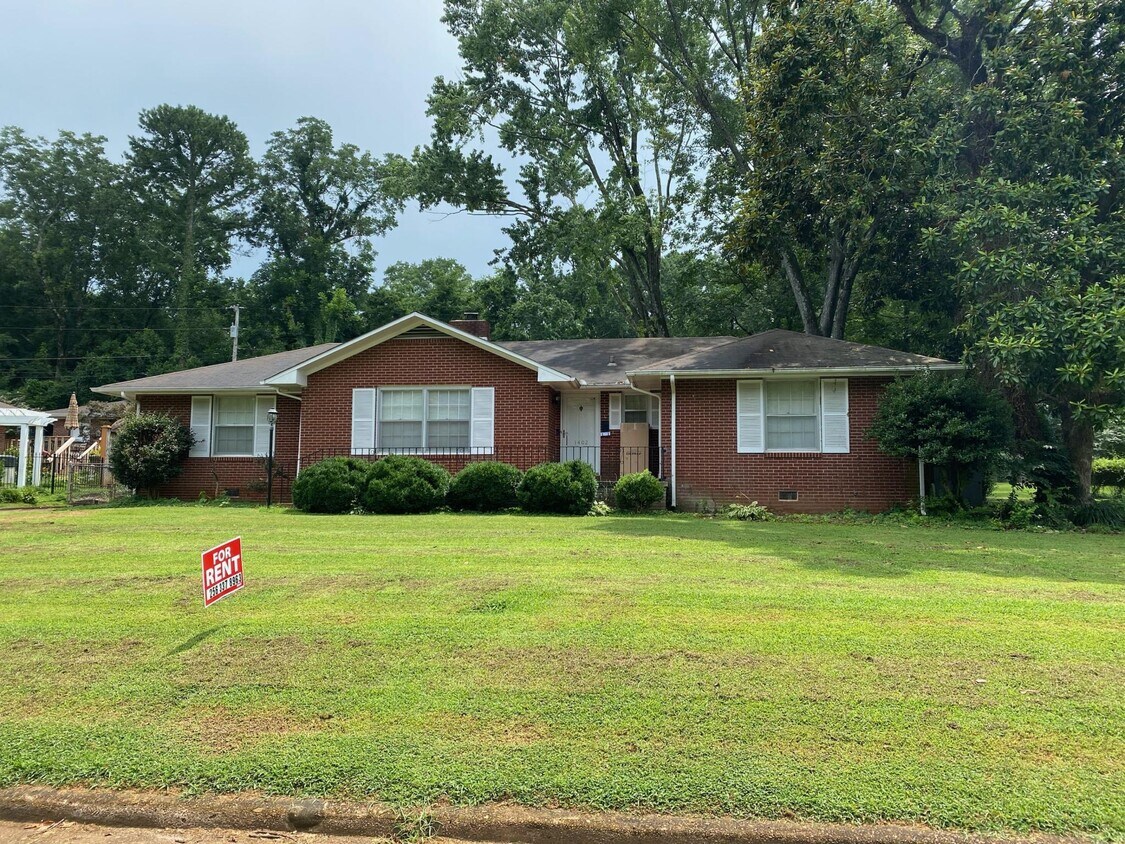 1402 Lowell Dr SE, Huntsville, AL 35801 House Rental in Huntsville