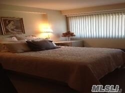 Foto del edificio - 88 Cutter Mill Rd