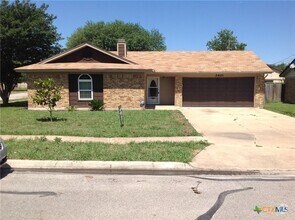 Building Photo - 2401 Ridglea Ct