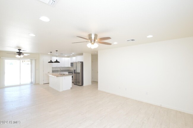 Building Photo - 14925 S Patagonia Rd