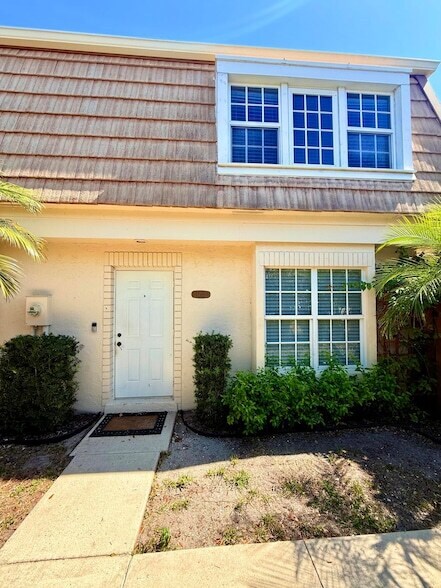 Foto del edificio - 11584 Winchester Dr