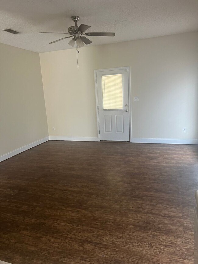 Foto del edificio - 119 Laurelwood Ct